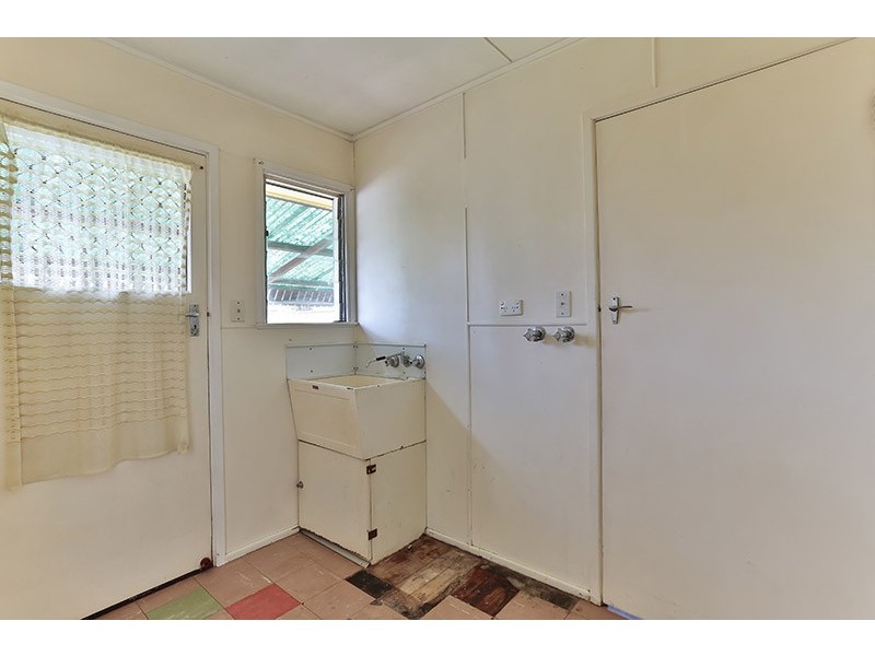 27 Cathro Street, Rockville QLD 4350