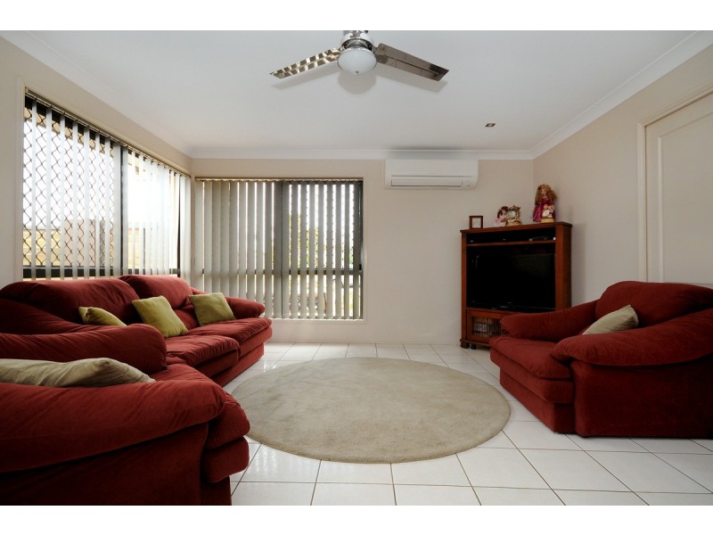 7 Banksdale Drive, Middle Ridge QLD 4350