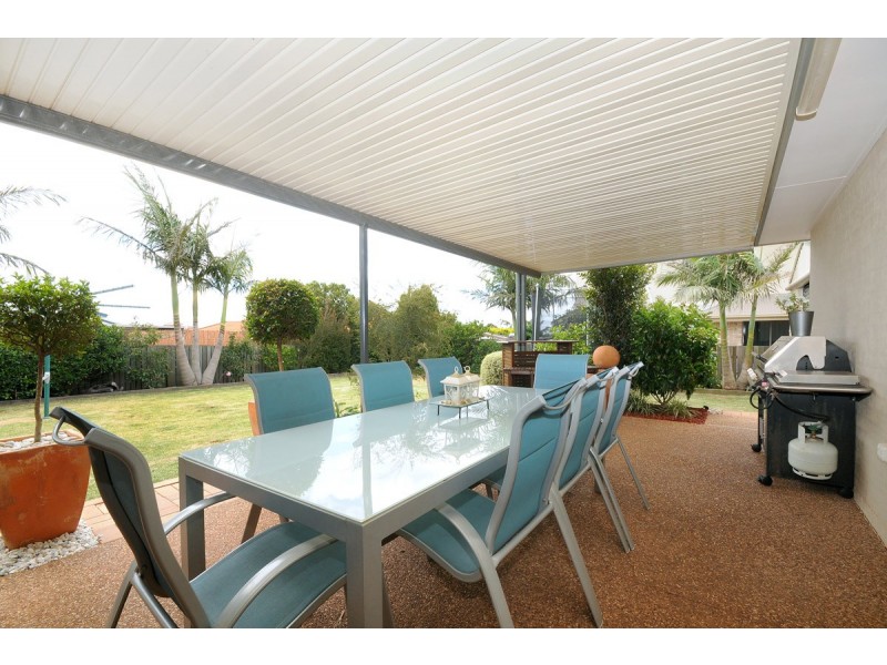 7 Banksdale Drive, Middle Ridge QLD 4350