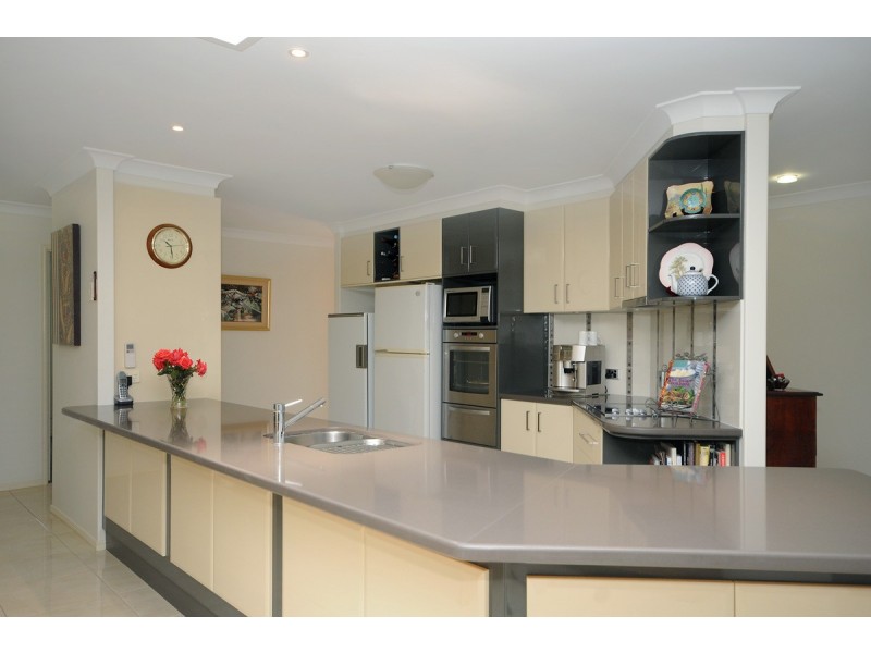 12 Campbell Drive, Highfields QLD 4352