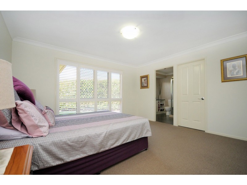 12 Campbell Drive, Highfields QLD 4352