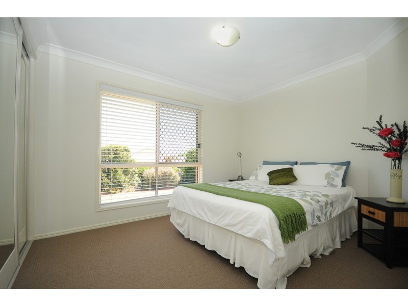 12 Campbell Drive, Highfields QLD 4352