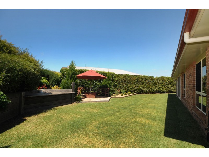 12 Campbell Drive, Highfields QLD 4352