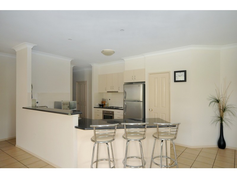 6 Oakdale Place, Highfields QLD 4352