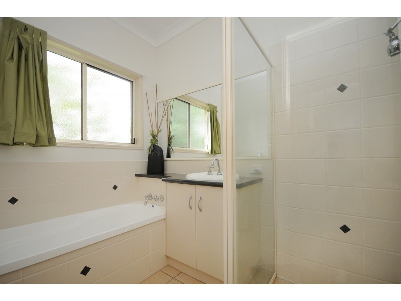 6 Oakdale Place, Highfields QLD 4352