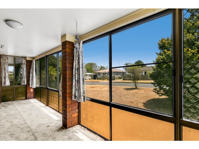 50 Tara Street, Wilsonton QLD 4350