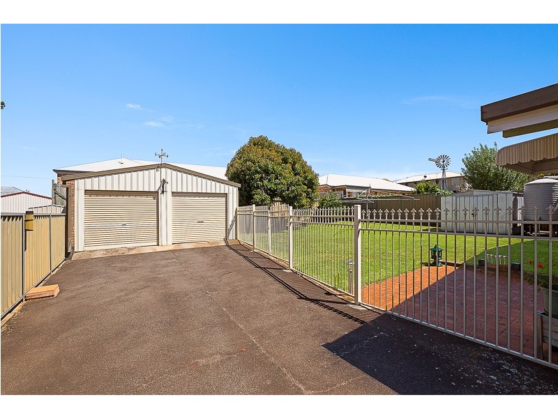 27 Boyd Street, Wilsonton QLD 4350
