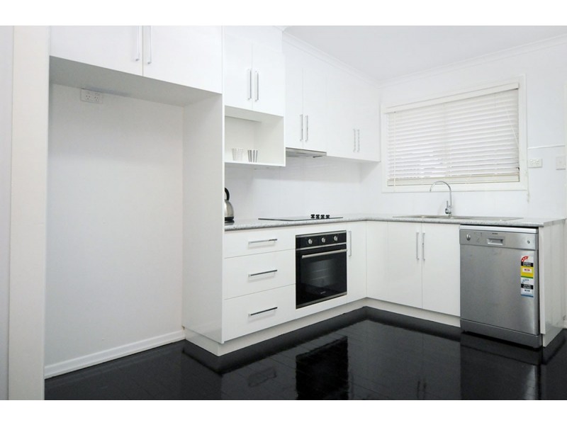 29 Collins Street, Mount Lofty QLD 4350