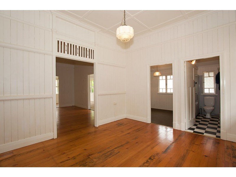 20 Charlotte Street, Newtown QLD 4350