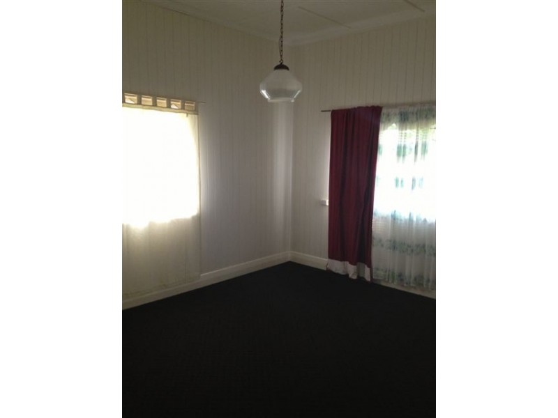 20 Charlotte Street, Newtown QLD 4350