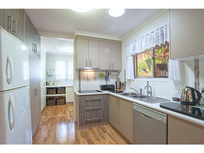 8 Shennan Street, Harristown QLD 4350