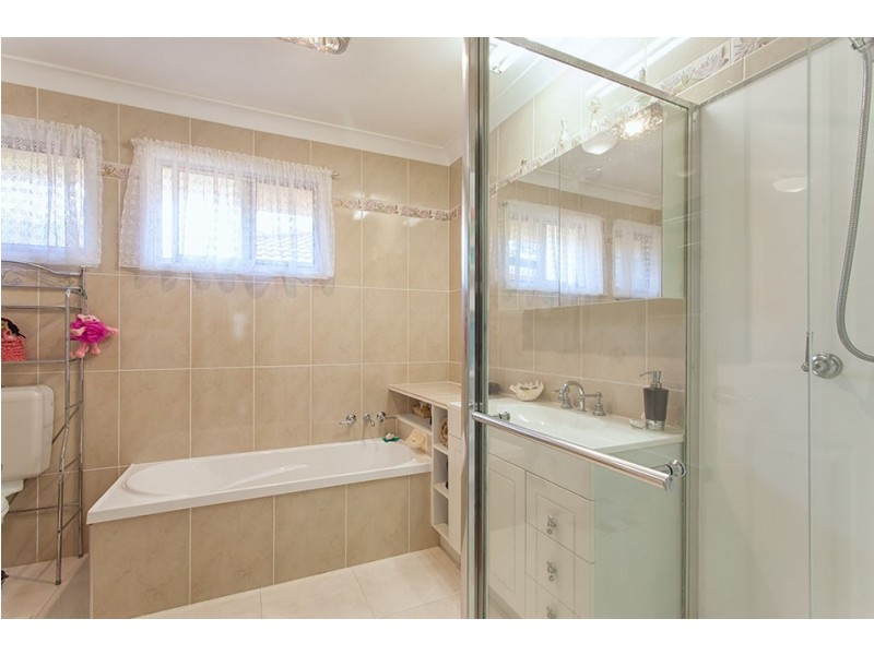 8 Shennan Street, Harristown QLD 4350