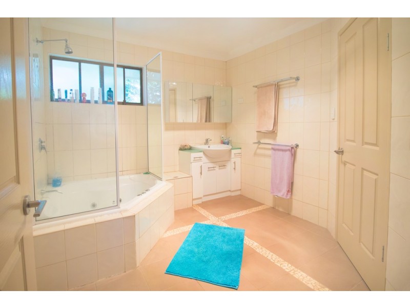 386 North Street, Wilsonton QLD 4350