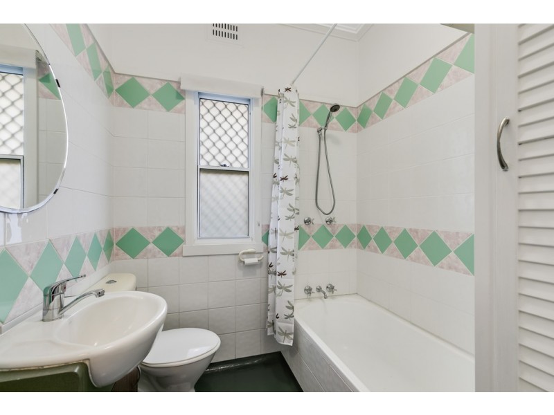8 Dunkley Street, South Toowoomba QLD 4350