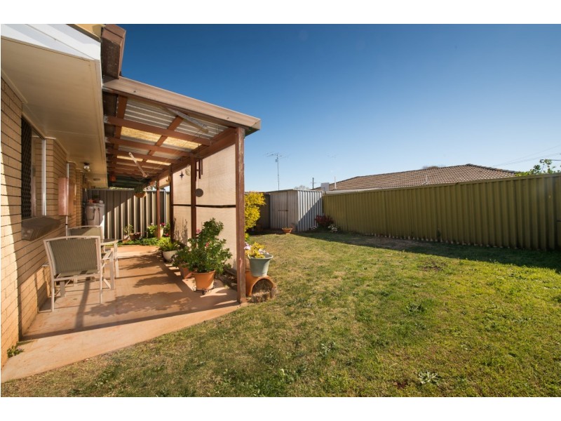 Unit 2/337 Greenwattle Street, Wilsonton QLD 4350