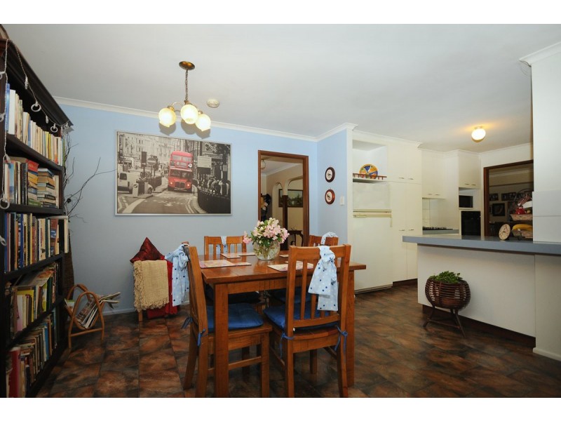 15 Coopers Road, Glenvale QLD 4350