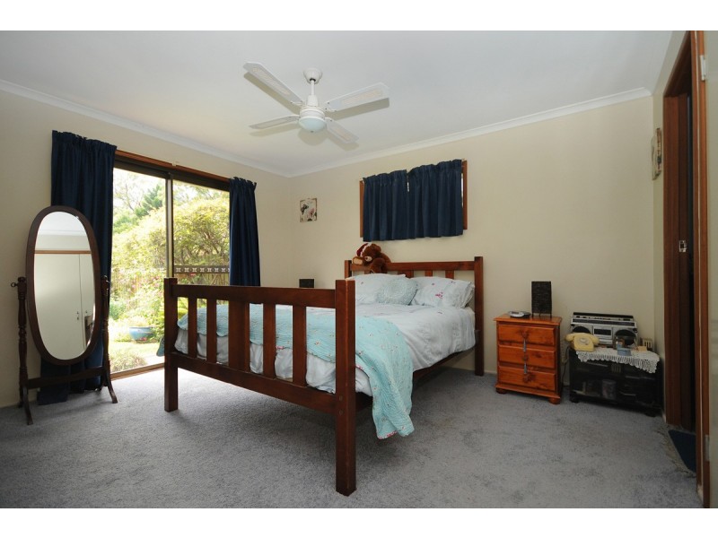 15 Coopers Road, Glenvale QLD 4350