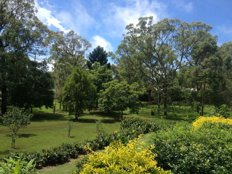 15 Coopers Road, Glenvale QLD 4350