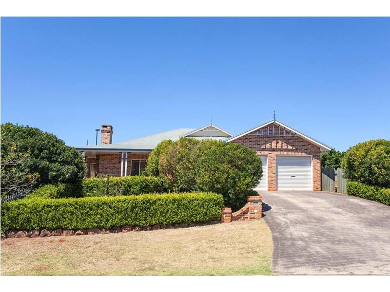 80 Bouganvillea Drive, Middle Ridge QLD 4350