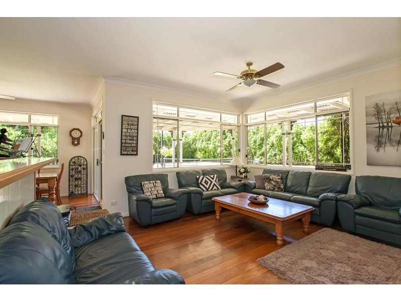 80 Bouganvillea Drive, Middle Ridge QLD 4350