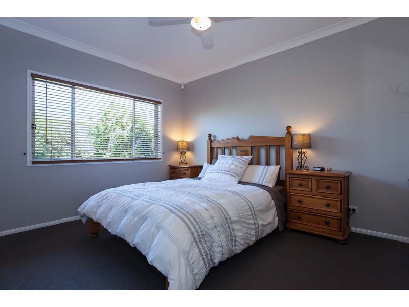 80 Bouganvillea Drive, Middle Ridge QLD 4350