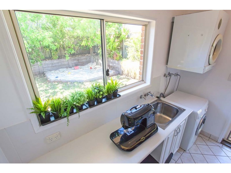 80 Bouganvillea Drive, Middle Ridge QLD 4350