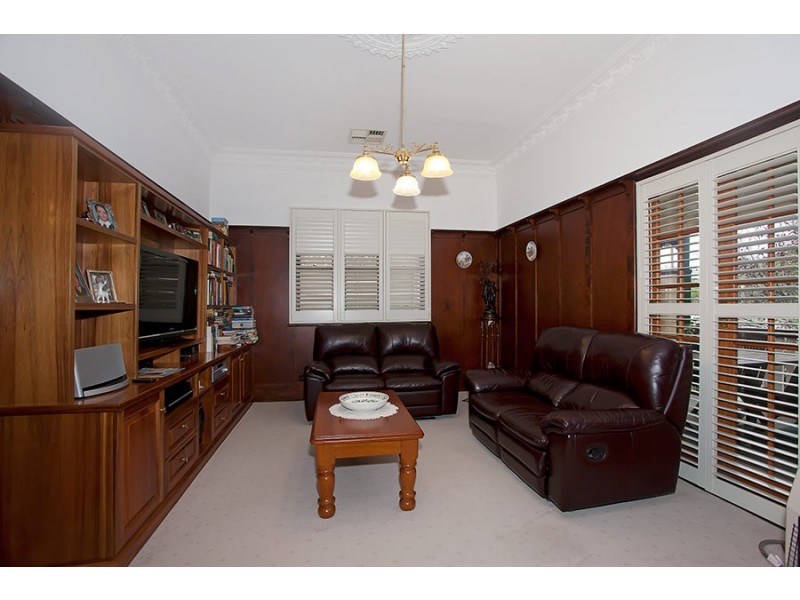 12 Christmas Street, North Toowoomba QLD 4350