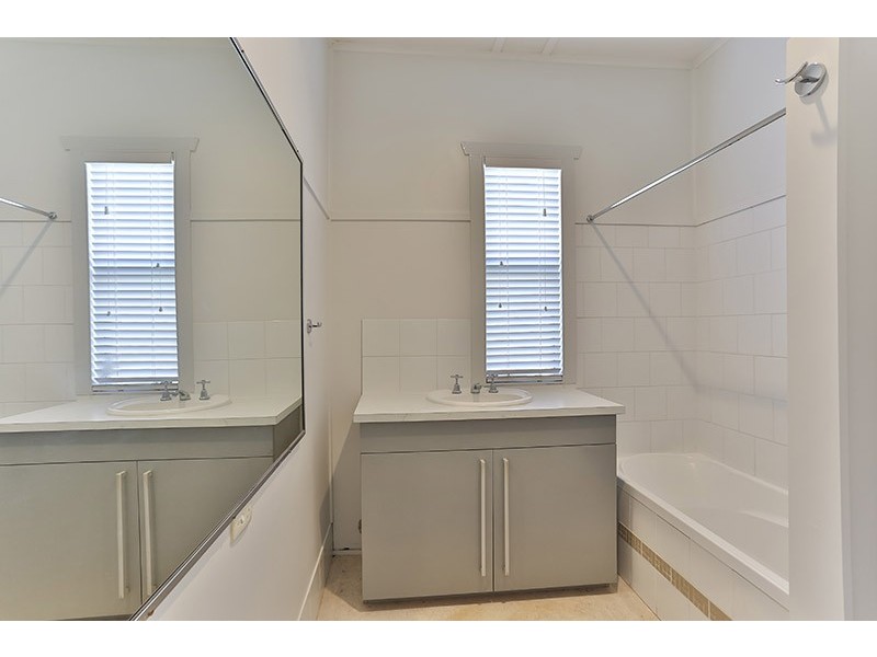 251 West Street, Harristown QLD 4350