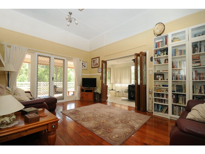 111 Hampton Road, Hampton QLD 4352