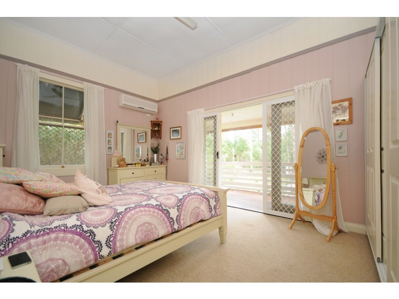 111 Hampton Road, Hampton QLD 4352