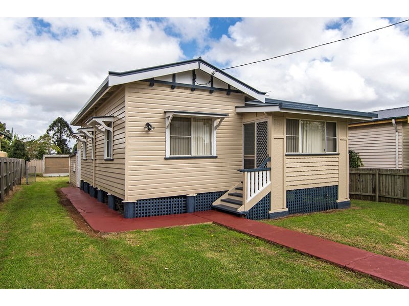 25 Clark Street, South Toowoomba QLD 4350