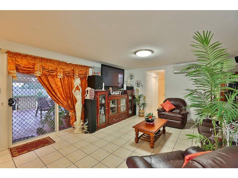 10 Macrossan Street, Cranley QLD 4350