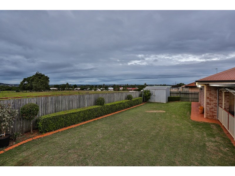 10 Macrossan Street, Cranley QLD 4350