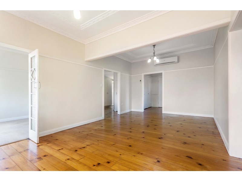 136 Holberton Street, Newtown QLD 4350