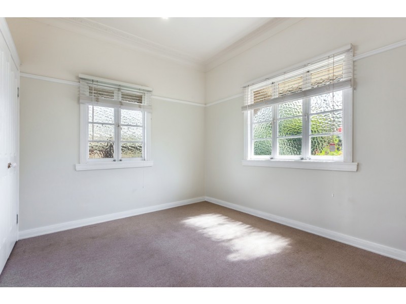 136 Holberton Street, Newtown QLD 4350