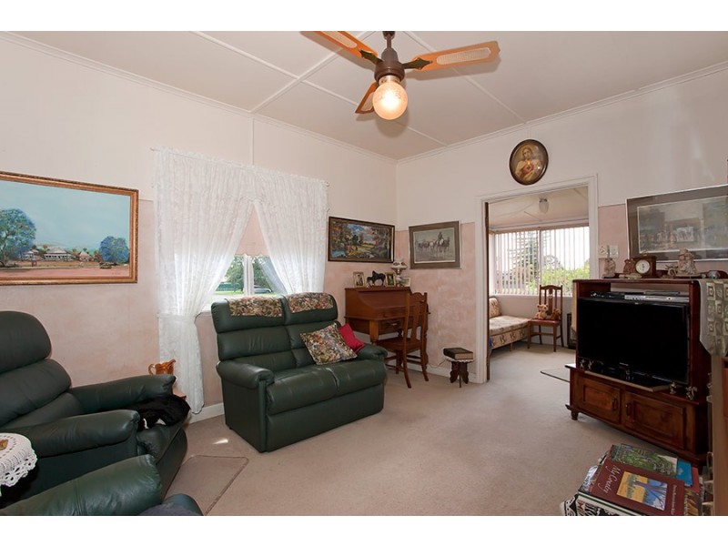 17 Merritt Street, Harristown QLD 4350