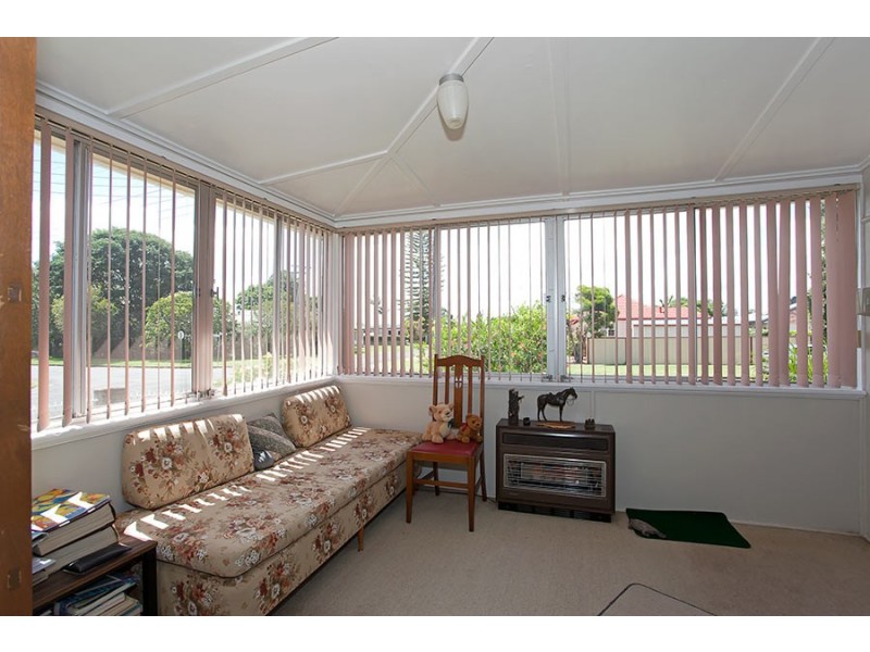 17 Merritt Street, Harristown QLD 4350