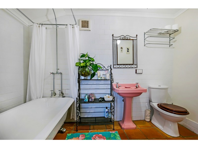 3 – 5 Alfred Street, Mount Lofty QLD 4350