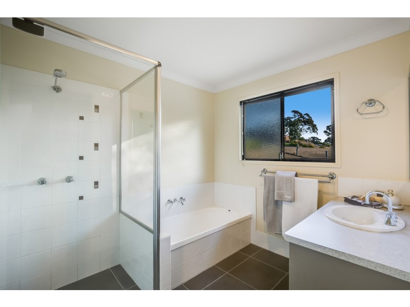 10 Jackson Close, Highfields QLD 4352