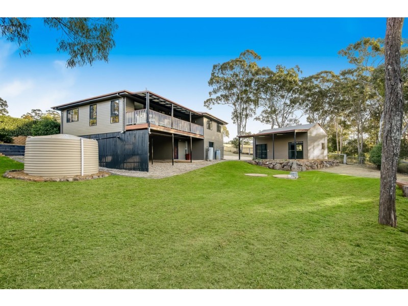 10 Jackson Close, Highfields QLD 4352