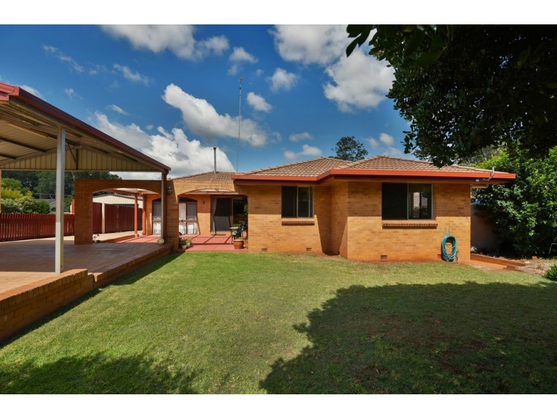 8 Stanmoore Street, Rangeville QLD 4350