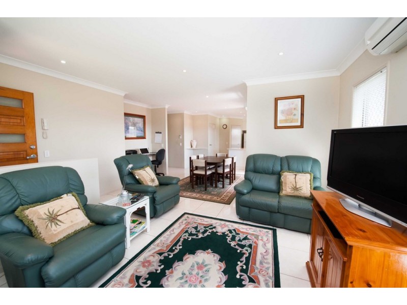 Unit 1/3 Fuschia Street, Middle Ridge QLD 4350