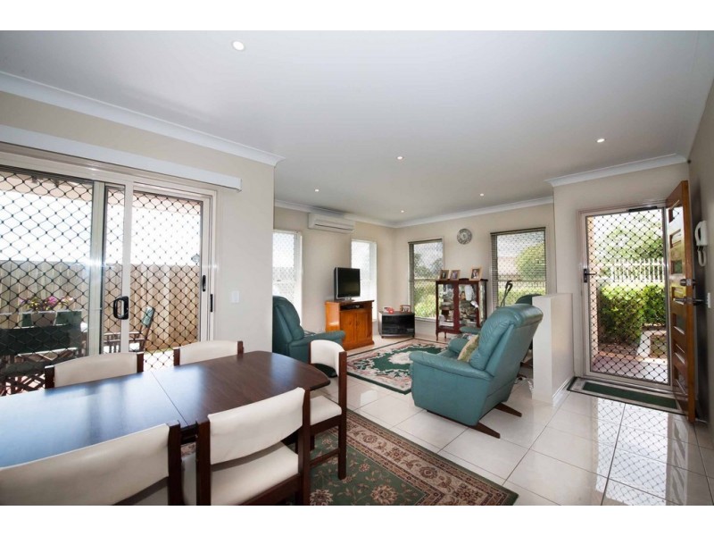 Unit 1/3 Fuschia Street, Middle Ridge QLD 4350