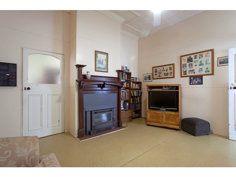 13 Bothwell Street, Newtown QLD 4350