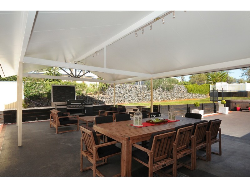 58 Highland Park Road, Meringandan West QLD 4352