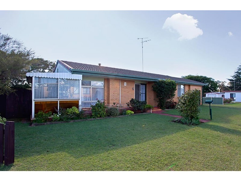 5 Barden Court, Harristown QLD 4350