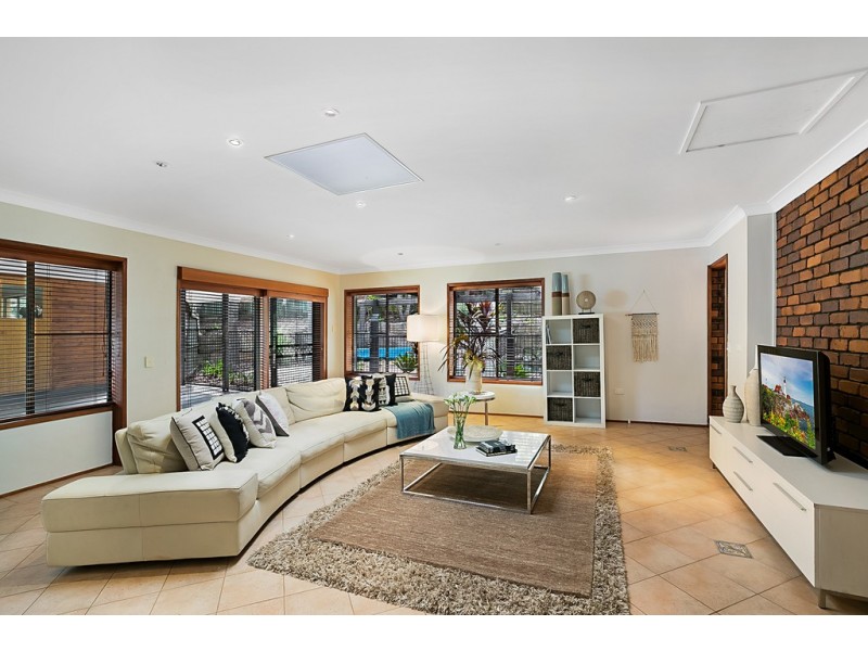 1 Large Street, Middle Ridge QLD 4350