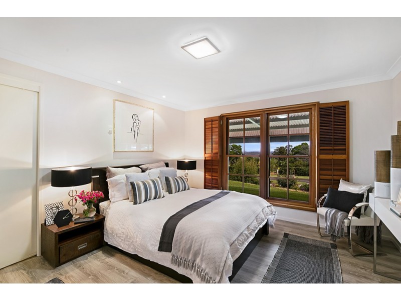 1 Large Street, Middle Ridge QLD 4350