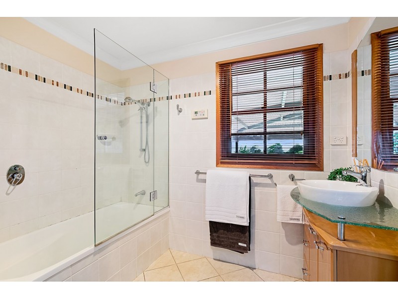 1 Large Street, Middle Ridge QLD 4350