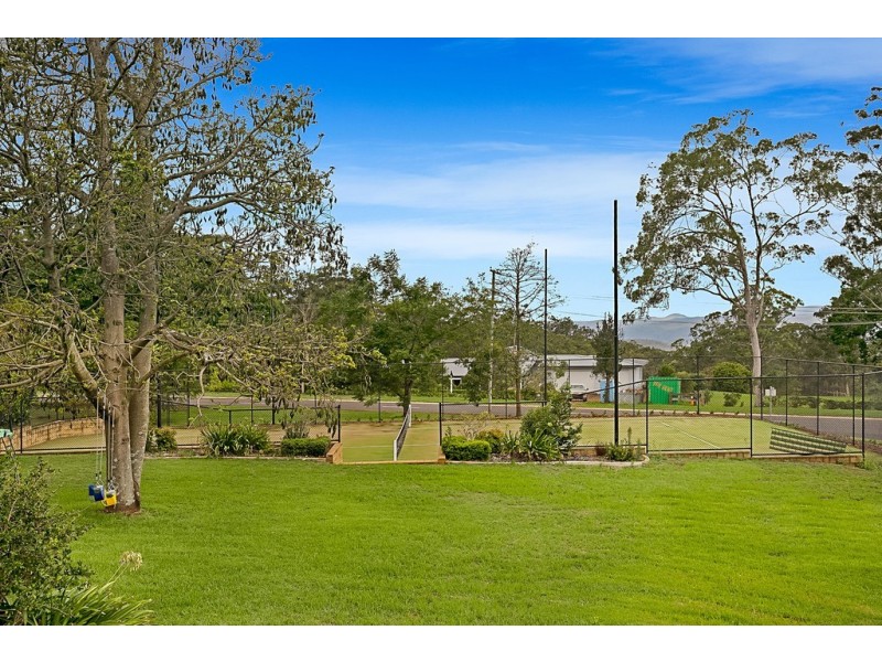 1 Large Street, Middle Ridge QLD 4350